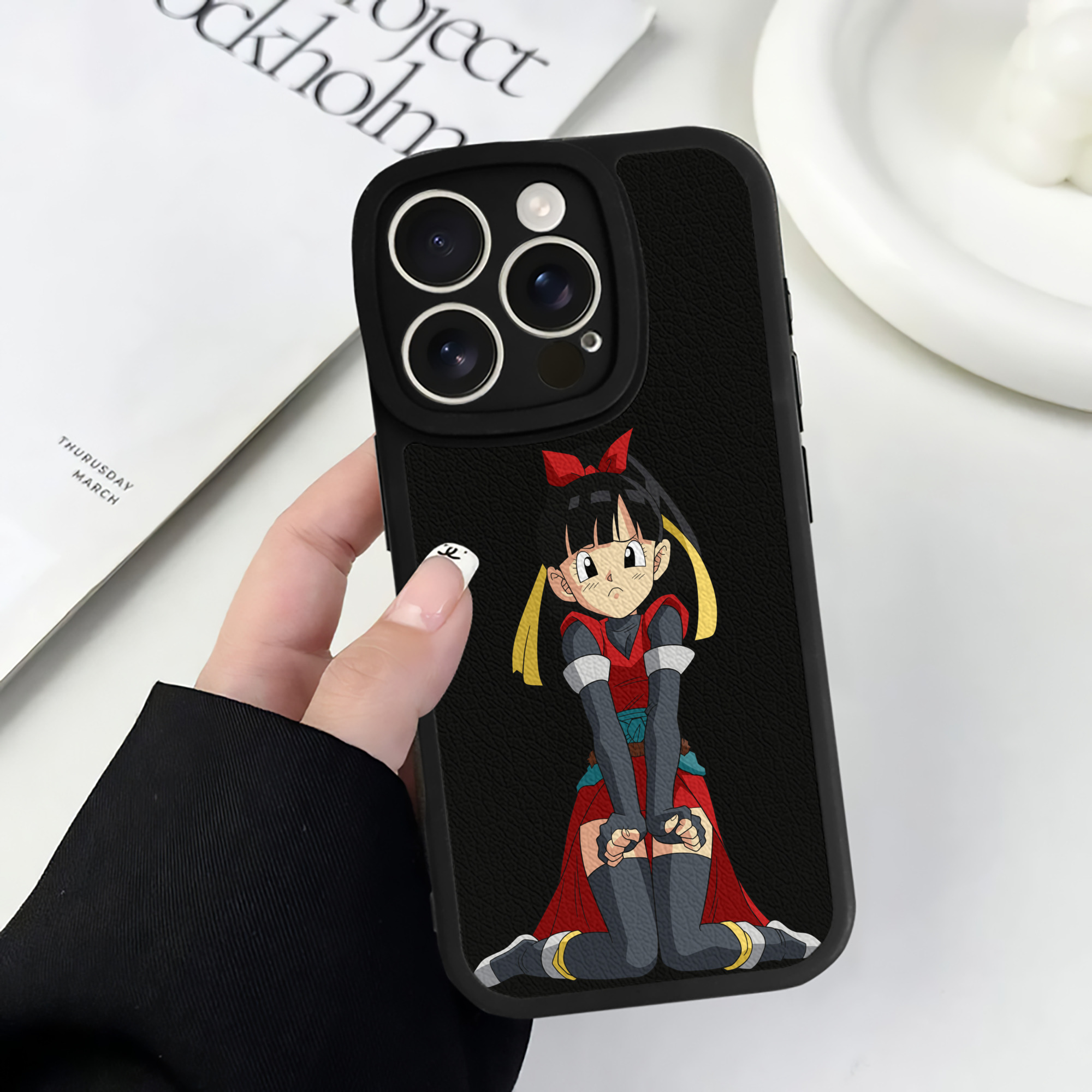 （画像用） ドラゴンボール パン DRAGON BALL Pan 【iPhone 16シリーズ対応】シリコンスマホケース（レザー調） 材質：シリコン